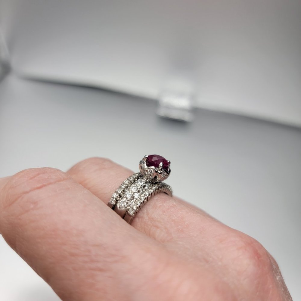 18K white gold Ruby and Diamond Ring - Picture 7 of 11